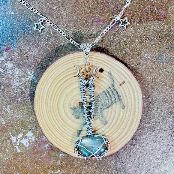 Labradorite Norse Goddess Mjolnir Necklace - Picture 3 of 6